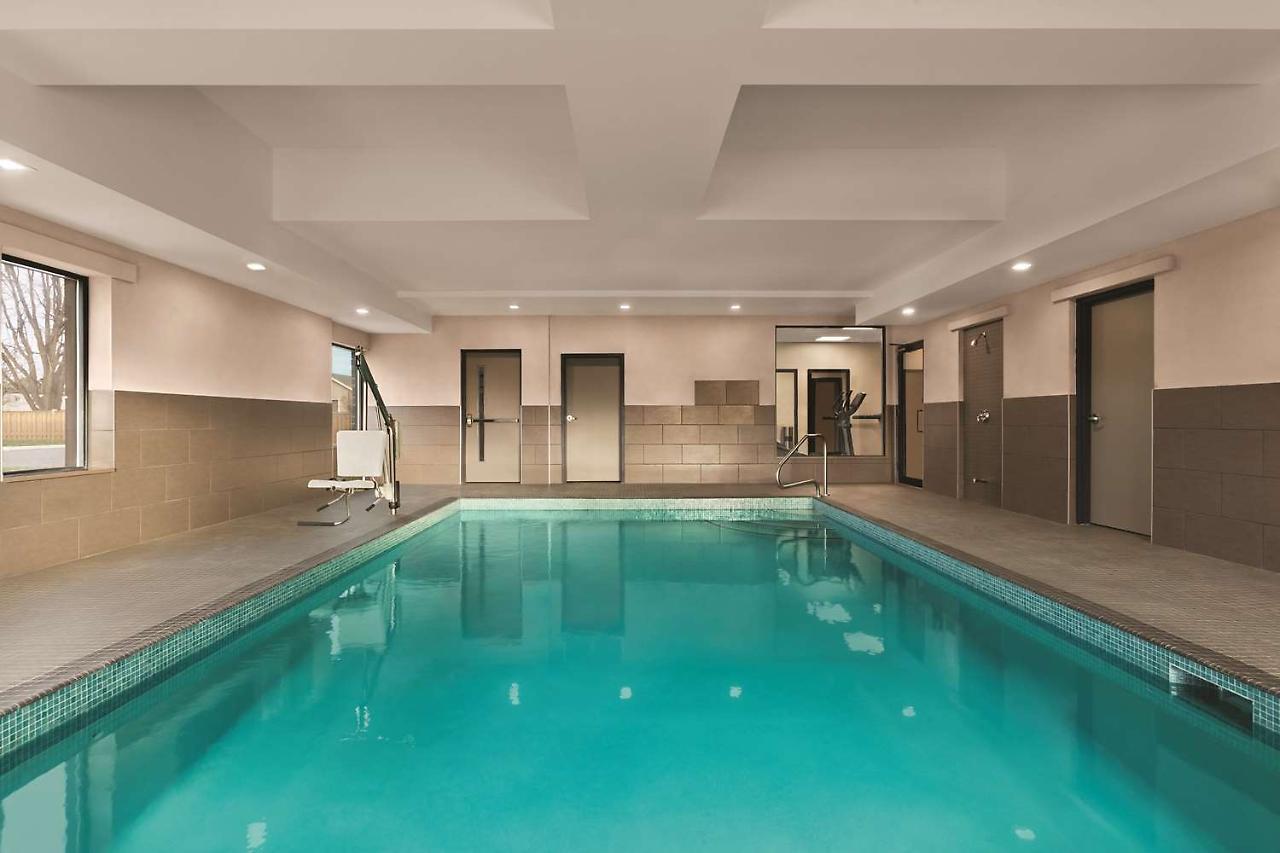 Country Inn & Suites By Radisson, Belleville, On Dış mekan fotoğraf