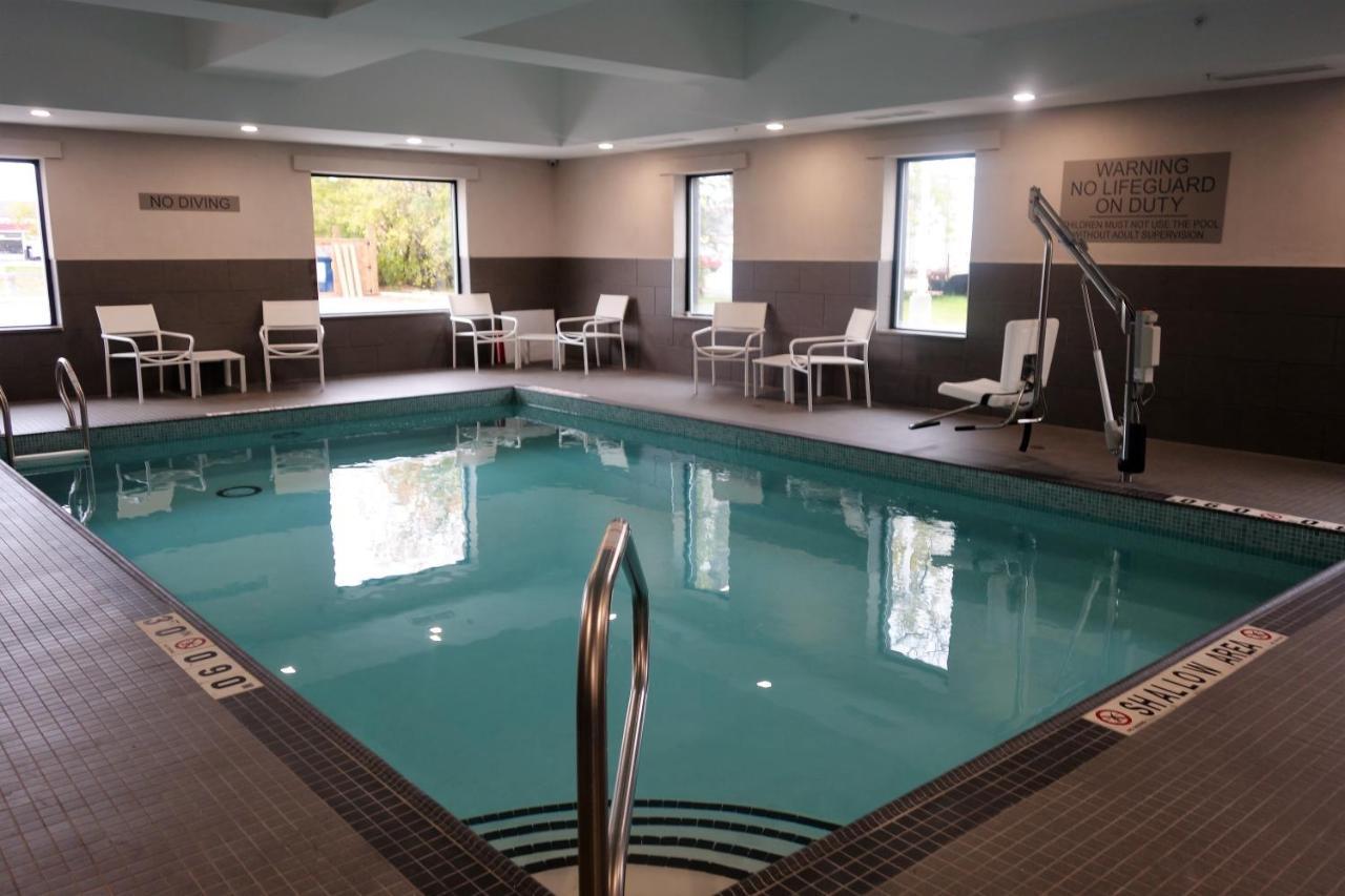 Country Inn & Suites By Radisson, Belleville, On Dış mekan fotoğraf